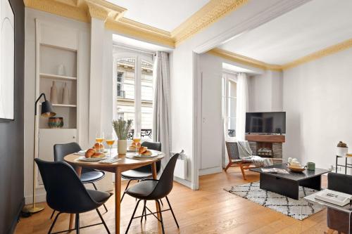 BnBNova - Golden Triangle - 1BR - Paris 8th