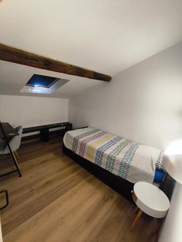 Duplex quartier Saint Ruf proche remparts Avignon centre
