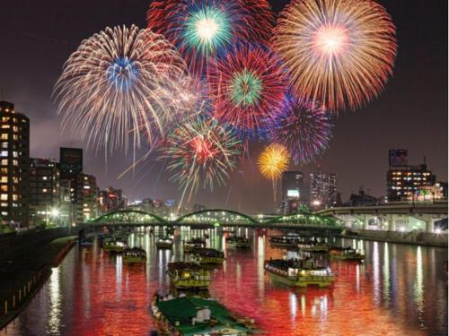 Hotel Fuji 1min to st ation ,4min to Sky street,8min to Asakusa