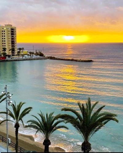 ICON Beach Apartment - 1 Min to Beach & Free Garage