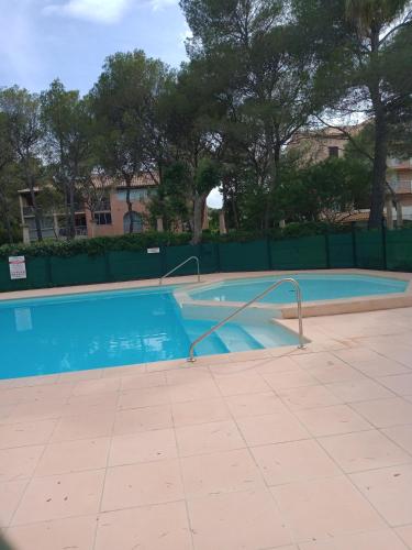 Studio Rez de jardin St Aygulf