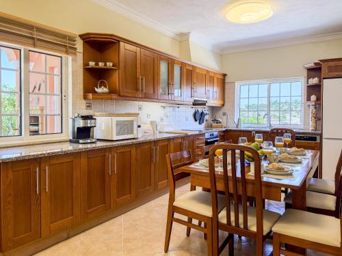 #373 Charming 3BR Villa with Spacious Garden & BBQ
