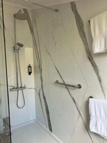 Romantic and Renewed 1 Bedroom apartment in Campolide - 2E ESQ