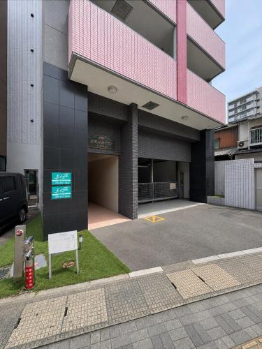 OPEN記念SALE 博多まで1駅 最大6名 駅近 洗濯乾燥機 ReFa 築浅おしゃれ 34平米