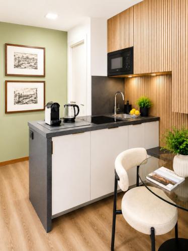 Jada Monforte- Exclusive Apt in the Heart of the City