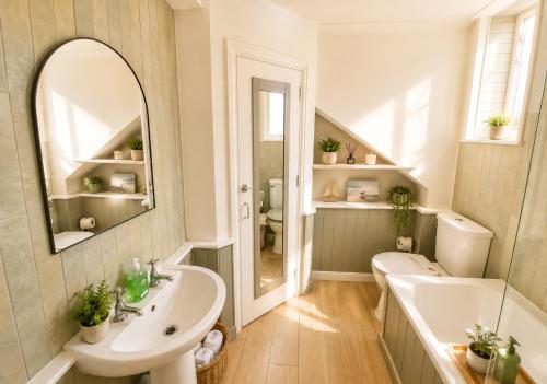 Charming Victorian one-bedroom flat in a prime location, just moments from the seafront, the i360, and the train station photo 4