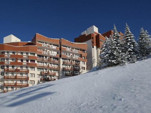 Appartement spacieux proche pistes et commerces avec balcon exposé Sud - FR-1-344-1048