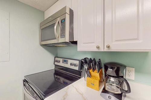 Forest Beach Villas 409 photo 10
