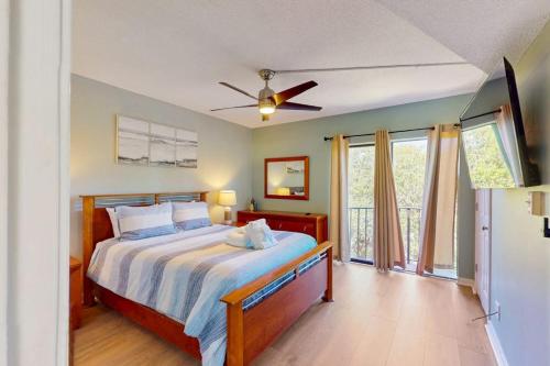 Forest Beach Villas 409 photo 11