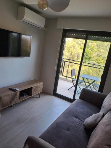 Blue Line - New Modern Studio With Terrace & AC