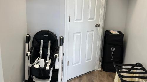 Pet-Friendly Luxury 3BR with Pool Sleeps 8 Near Beach photo 17
