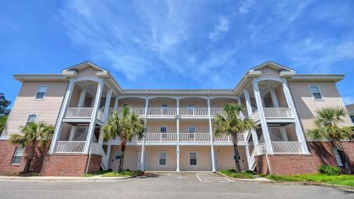 Pet-Friendly Luxury 3BR with Pool Sleeps 8 Near Beach photo 16