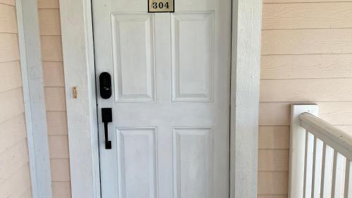 Pet-Friendly Luxury 3BR with Pool Sleeps 8 Near Beach photo 19