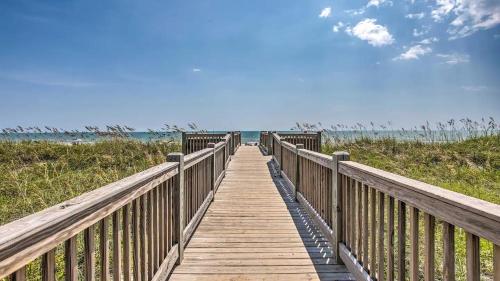 Pet-Friendly Luxury 3BR with Pool Sleeps 8 Near Beach photo 41