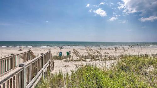 Pet-Friendly Luxury 3BR with Pool Sleeps 8 Near Beach photo 40