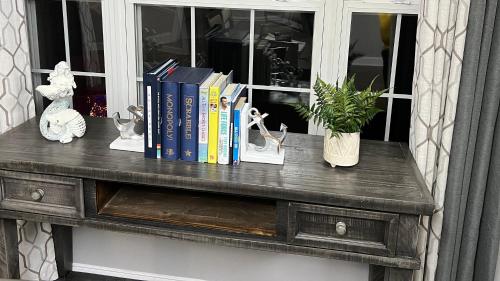 Pet-Friendly Luxury 3BR with Pool Sleeps 8 Near Beach photo 26