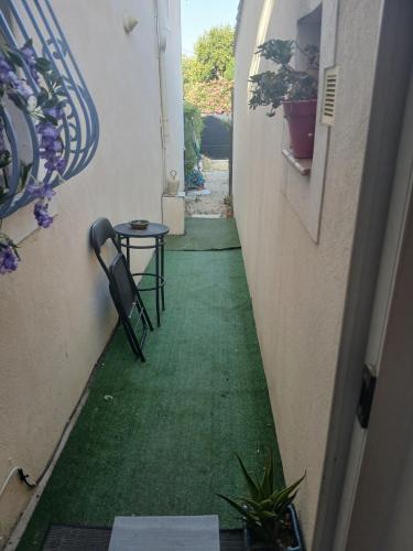 Small independent studio for 1 person