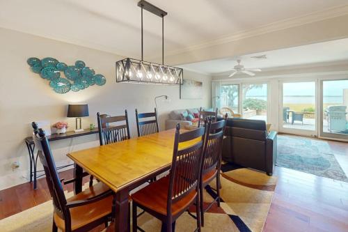 Schooner Court 705 photo 6
