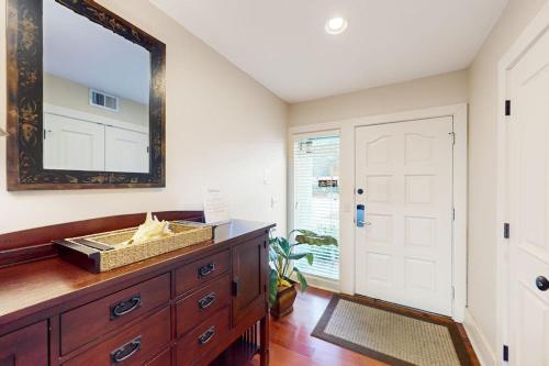 Schooner Court 705 photo 8