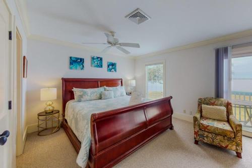 Schooner Court 705 photo 14