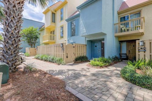 Schooner Court 705 photo 23