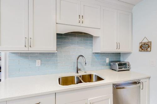 Fairway Lane 102 photo 10