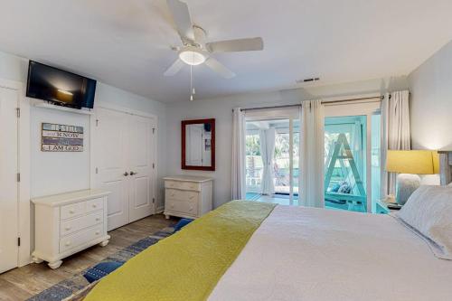 Fairway Lane 102 photo 14