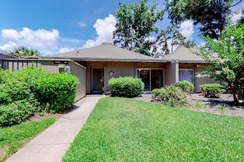 Fairway Lane 102 photo 23