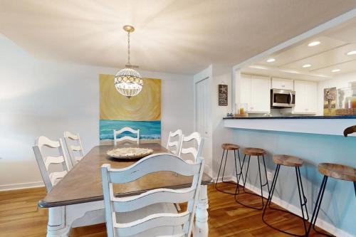 Shorewood 219 photo 9
