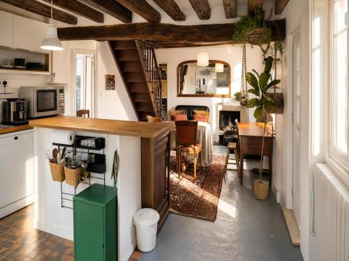 Lovely apartment near the Eiffel Tower