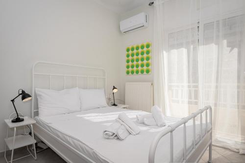 Evi's 2 BDR Apartment With Parking