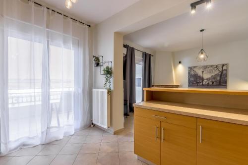 Evi's 2 BDR Apartment With Parking