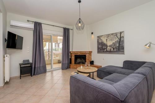 Evi's 2 BDR Apartment With Parking