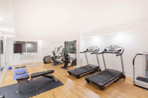Gimnasio o equipo deportivo en Howard Johnson by Wyndham Yuma