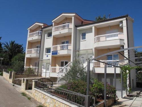 Gallery image of Apartments Mia in Stari Grad