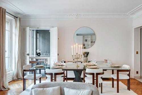 Luxury Three-Bedroom Apartment near Parc Monceau Paris 8th