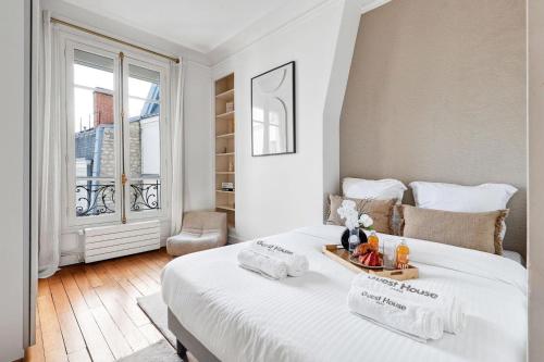 Luxury Three-Bedroom Apartment near Parc Monceau Paris 8th