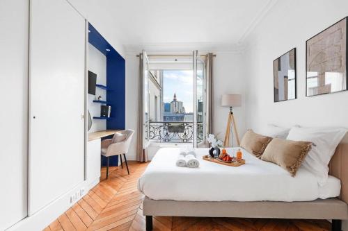 Luxury Three-Bedroom Apartment near Parc Monceau Paris 8th