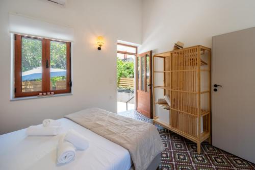 Aliki house