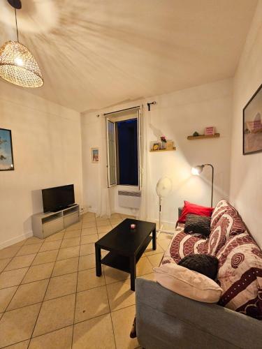 2 bedrooms apartment in Menton - Central