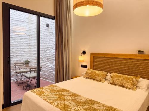 NEW! Designer flat with private patio in Triana
