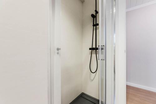 Stylish Newly Renovated 4 bedroom Apartment