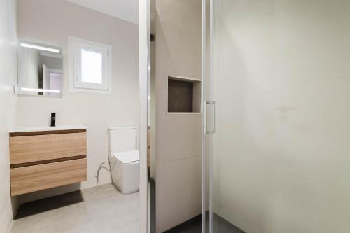 Stylish Newly Renovated 4 bedroom Apartment