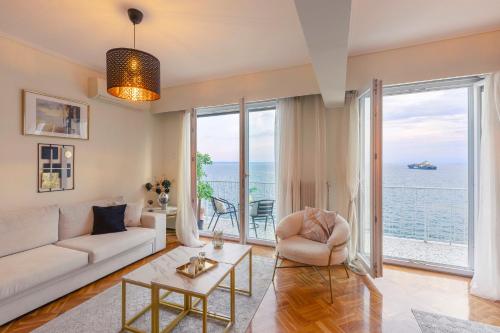 The luxurious house sea front - Thessaloniki