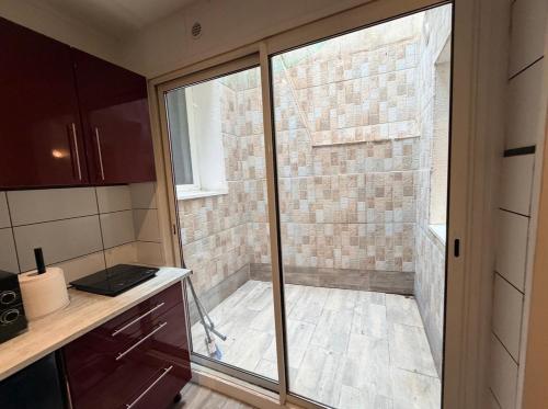 Small peaceful haven with patio in the heart of Sète