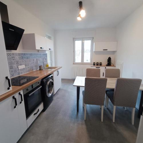 3-room apartment with balcony 10 minutes from the center