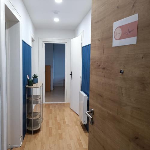 3-room apartment with balcony 10 minutes from the center