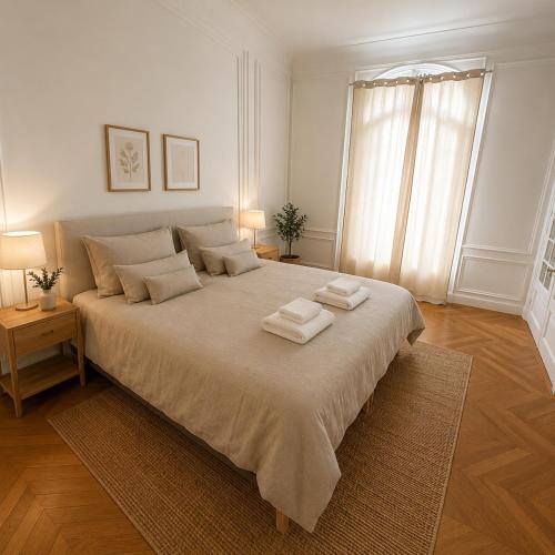Elegant 2 Bedroom Apartment Arc de Triomphe