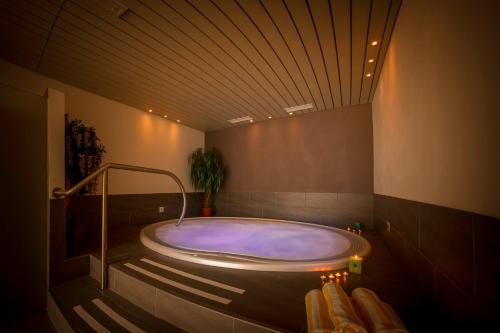 Imagen de la galería de Dominik Alpine City Wellness Hotel - Adults only, en Bresanona