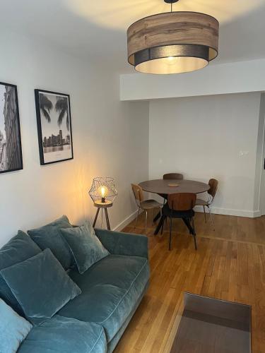 Bright Apartment 2 Min Walk to Metro Paris 14